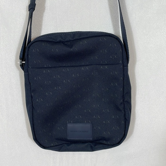 Armani Exchange Crossbody Bag NWOT Navy Small Logo Print - Picture 2 of 11